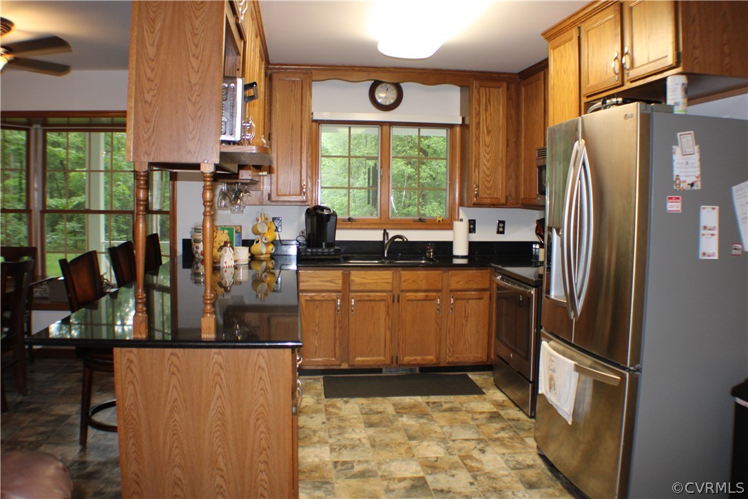8901 Woodpecker Road Chesterfield, VA 23838 - Photo 8 of 46 Beautiful open kitchen with granite! Open to the e