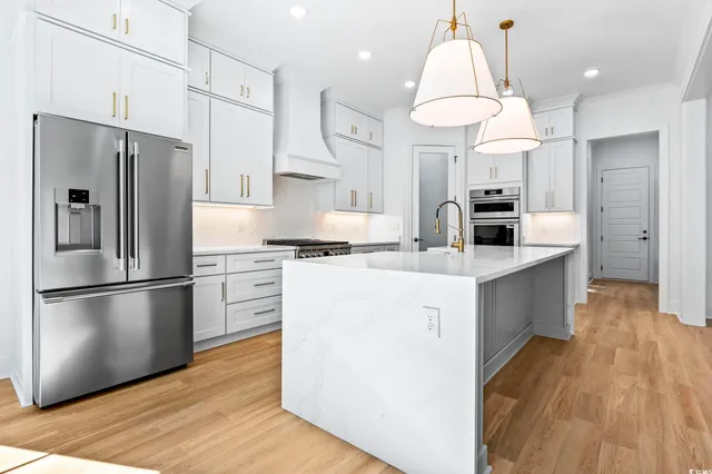 $979,000 | 1086 East Isle Of Palms Avenue, Myrtle Beach, SC 29579