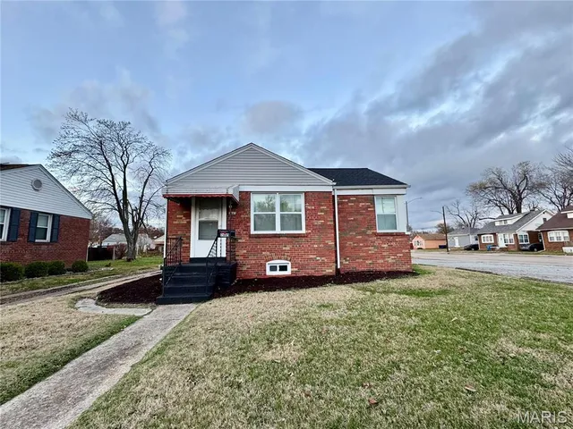 $1,200 | 2665 East 27th Street, Granite City, IL 62040