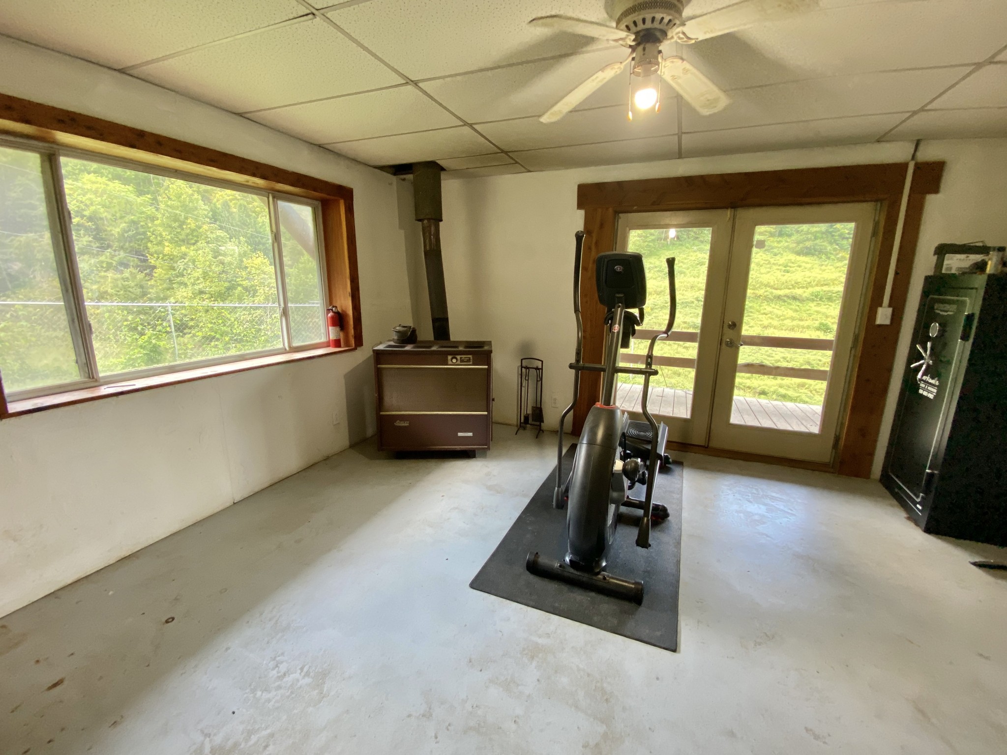 2528 Adamson Branch Road Liberty, TN 37095 - Photo 20 of 22 a view of a room with gym equipment