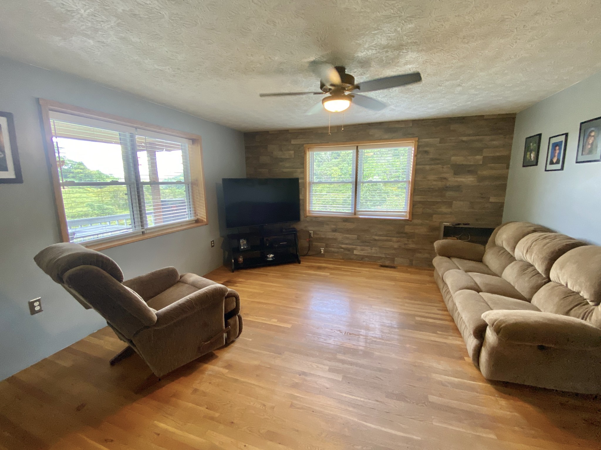 2528 Adamson Branch Road Liberty, TN 37095 - Photo 5 of 22 a living room with furniture and a flat screen tv