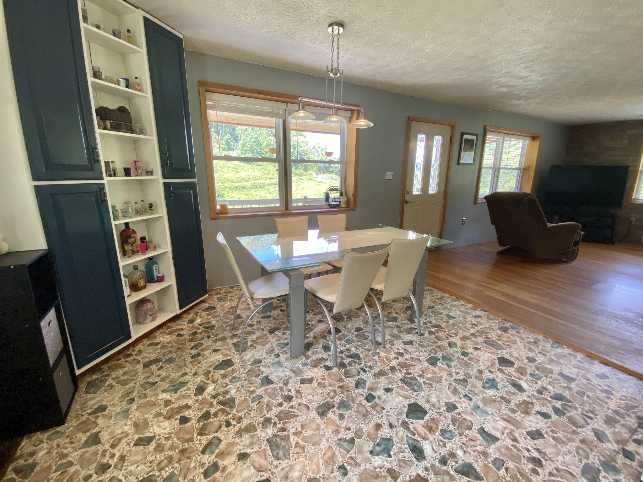 2528 Adamson Branch Road Liberty, TN 37095 - Photo 10 of 22 a dining room with a rug and a window