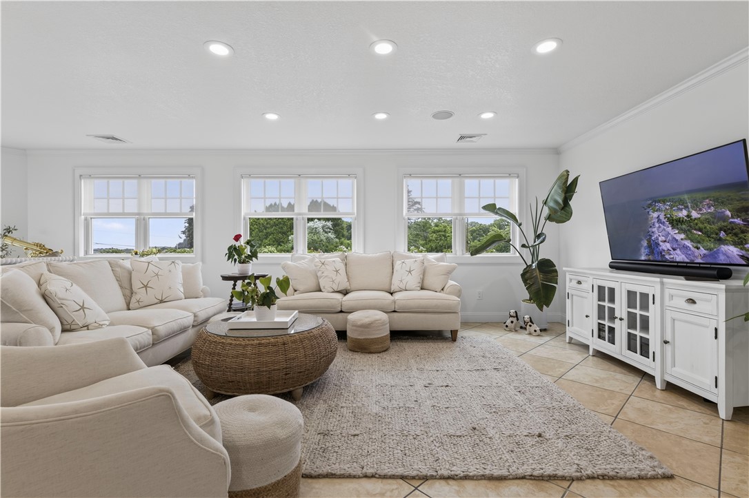 19 Moonlight Drive Westerly, RI 02891 - Photo 18 of 38