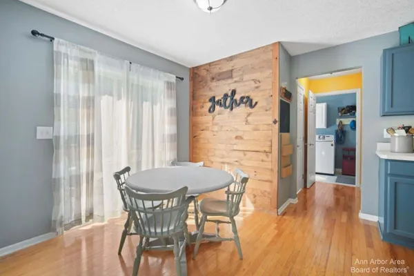 $389,500 | 214 Glenwood Circle, Manchester, MI 48158