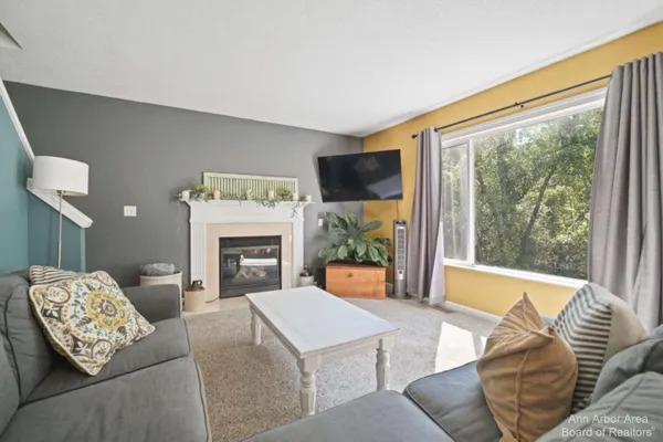 $389,500 | 214 Glenwood Circle, Manchester, MI 48158