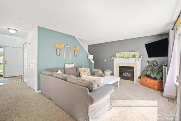 $389,500 | 214 Glenwood Circle, Manchester, MI 48158