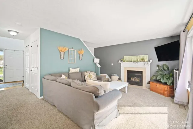 $389,500 | 214 Glenwood Circle, Manchester, MI 48158