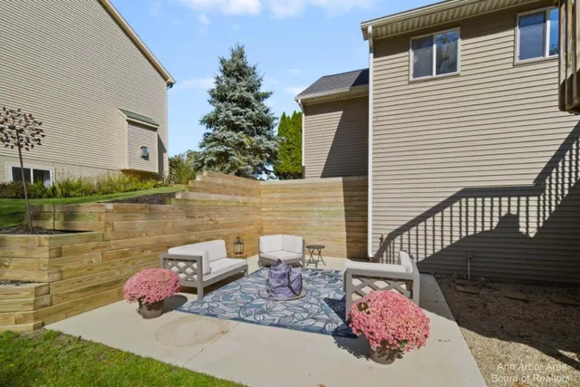 $389,500 | 214 Glenwood Circle, Manchester, MI 48158