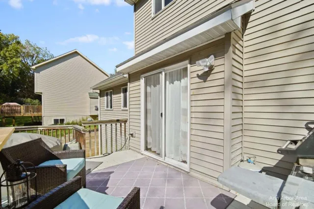 $389,500 | 214 Glenwood Circle, Manchester, MI 48158