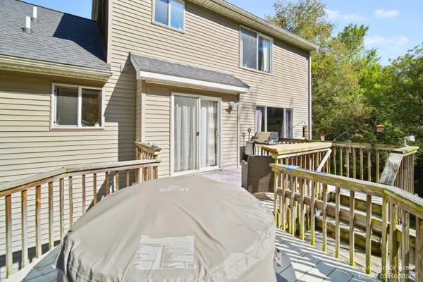 $389,500 | 214 Glenwood Circle, Manchester, MI 48158