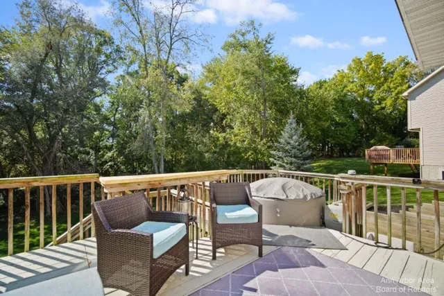 $389,500 | 214 Glenwood Circle, Manchester, MI 48158