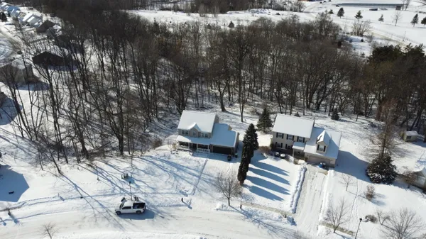 $389,500 | 214 Glenwood Circle, Manchester, MI 48158