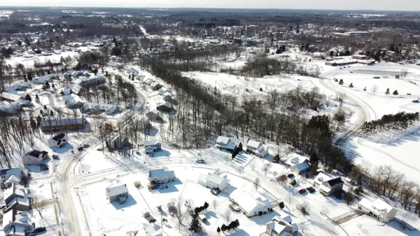 $389,500 | 214 Glenwood Circle, Manchester, MI 48158