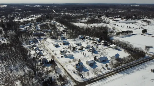 $389,500 | 214 Glenwood Circle, Manchester, MI 48158