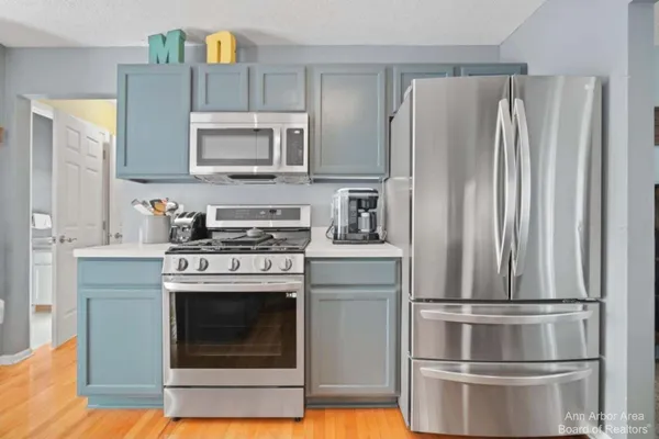 $389,500 | 214 Glenwood Circle, Manchester, MI 48158