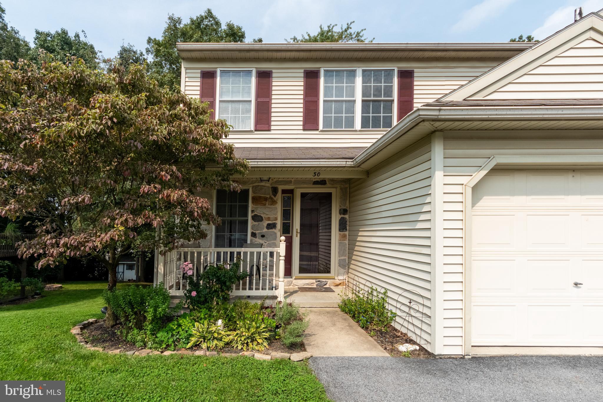 30 Heron Road Lititz, PA 17543 - Photo 3 of 30 Porch
