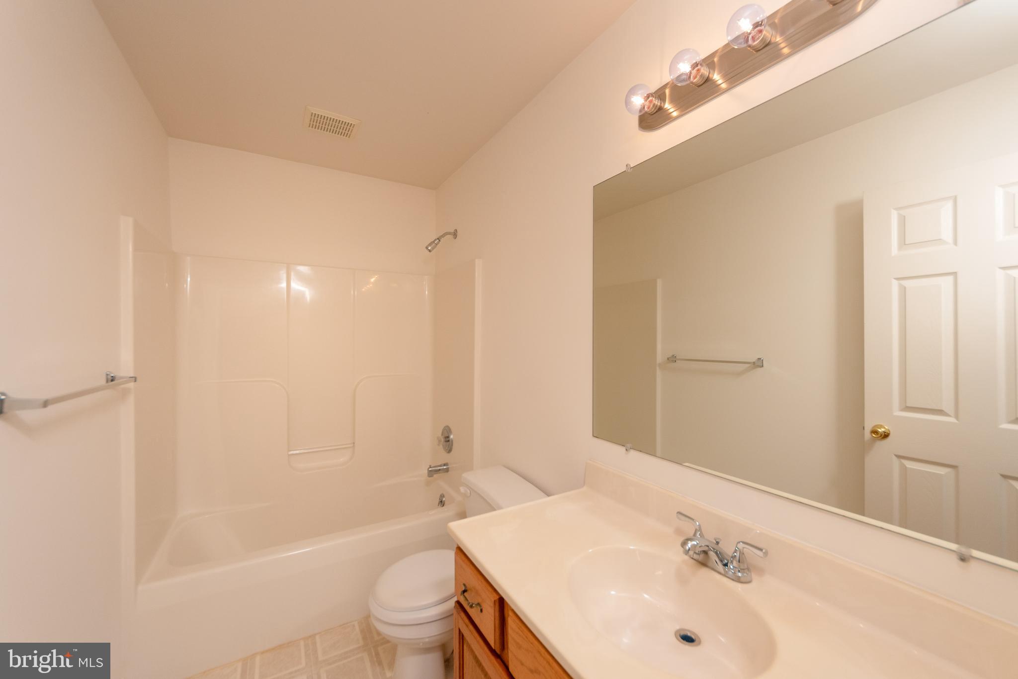 30 Heron Road Lititz, PA 17543 - Photo 22 of 30 Upstairs full bath with double vanity