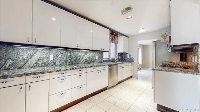 $1,695,000 | 210-30 29th Avenue | Bayside