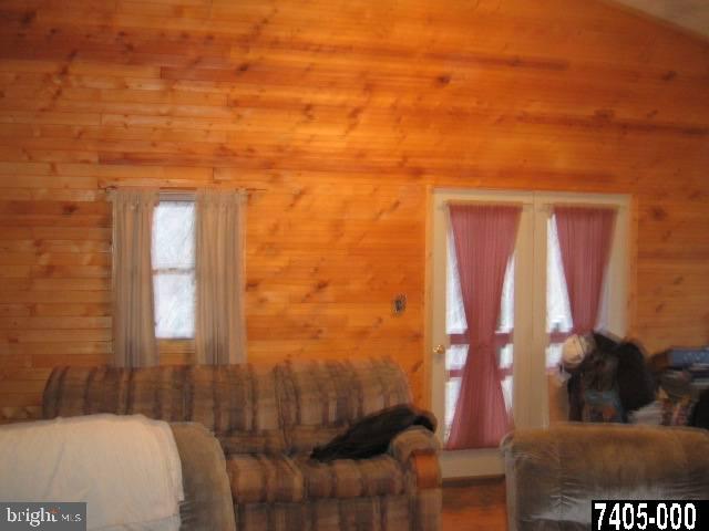 4373 Bridgeview Road Stewartstown, PA 17363 - Photo 4 of 9 Gallery Image 4