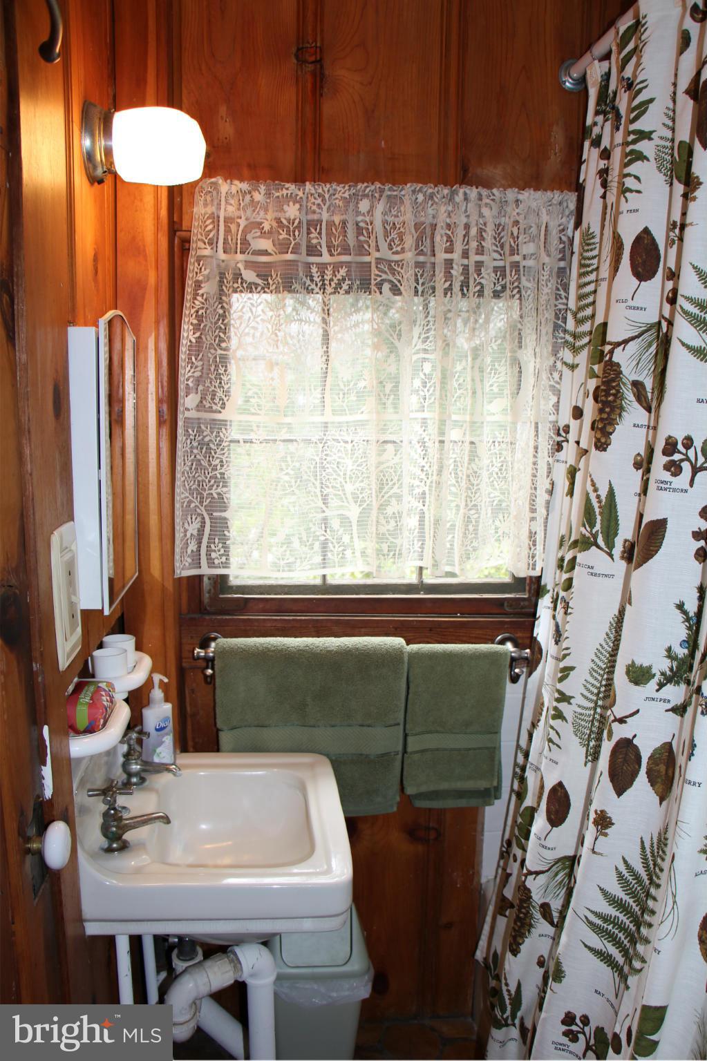 2168 Cedar Road Port Republic, MD 20676 - Photo 13 of 30 Full bathroom on main level