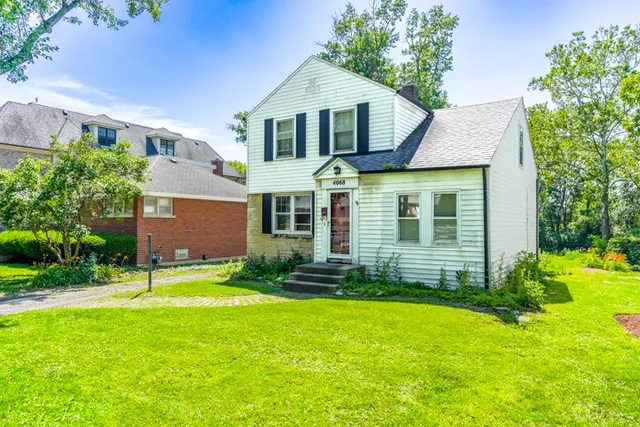 $379,900 | 4068 Western Avenue, Western Springs, IL 60558