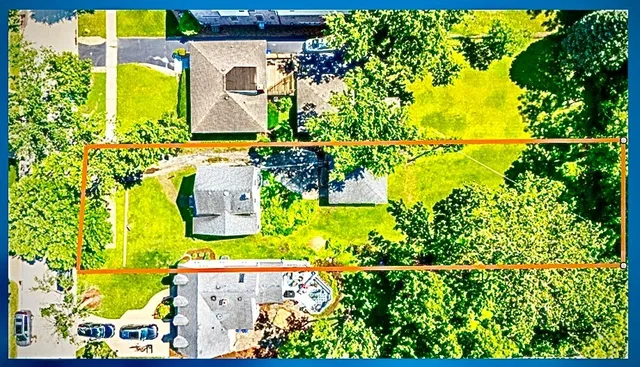 $379,900 | 4068 Western Avenue, Western Springs, IL 60558