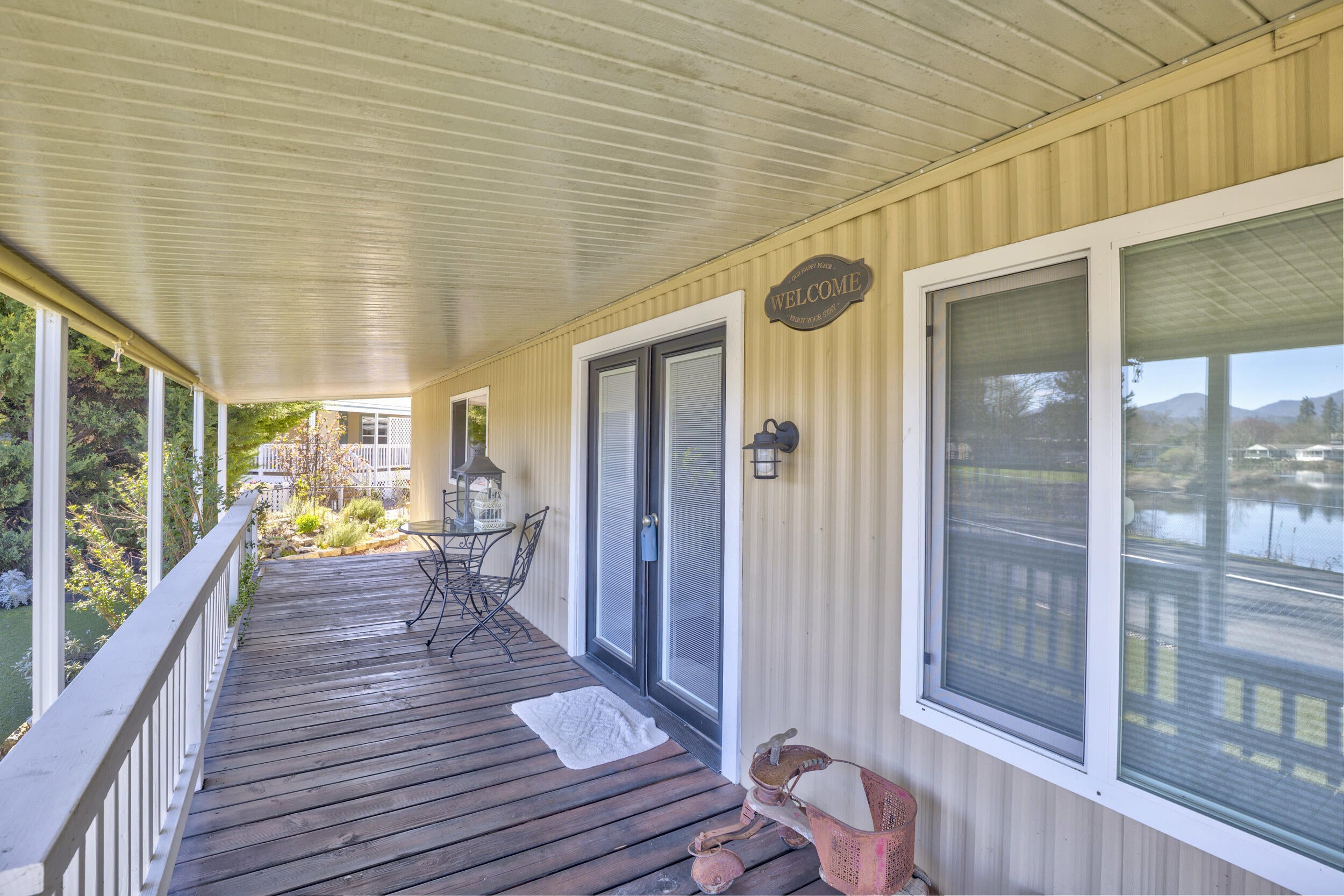 2295 Southwest Webster Road Grants Pass, OR 97526 - Photo 6 of 39 21_0r1a8809_10_11_12_13_1
