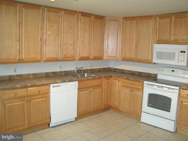 4714 Rhawn Street Philadelphia, PA 19136 - Photo 5 of 18
