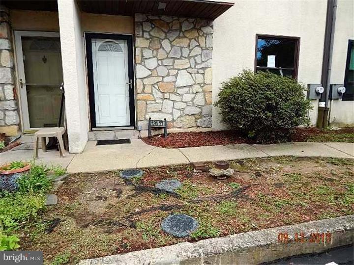 13027 Townsend Road, Unit B7 Philadelphia, PA 19154 - Photo 2 of 17