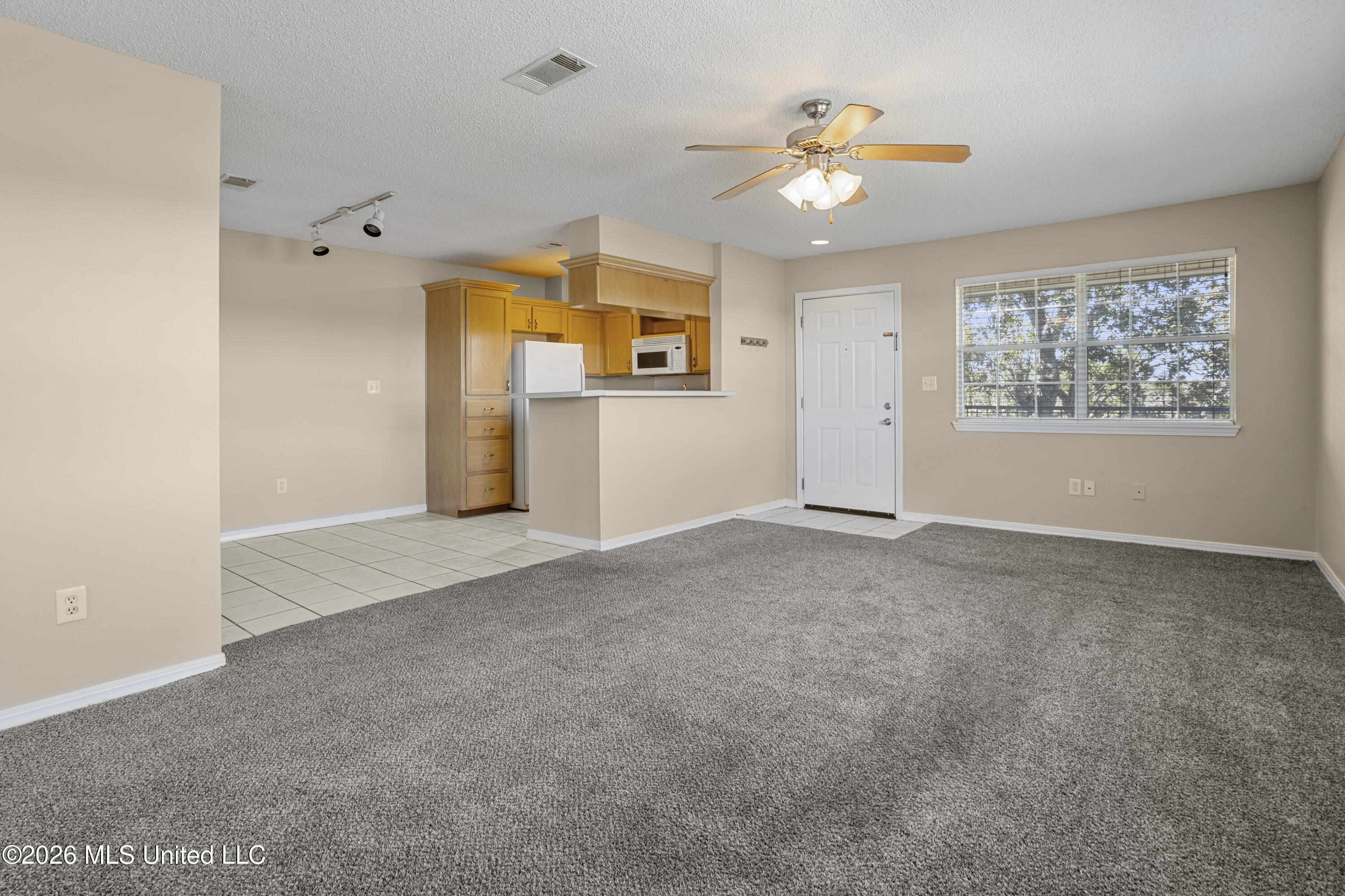 3230 Cumberland Road, Unit 208 Ocean Springs, MS 39564 - Photo 7 of 37 006