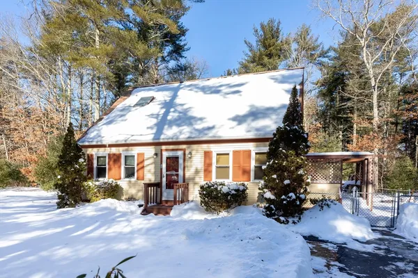 $482,500 | 8 Windy Hill Drive, Wareham, MA 02576