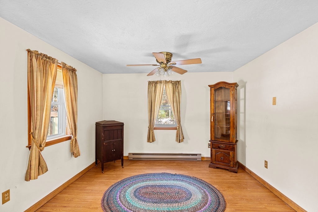 8 Windy Hill Drive Wareham, MA 02576 - Photo 4 of 17