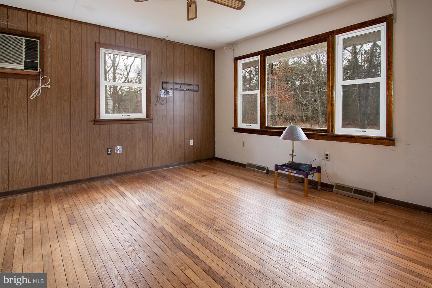 10 Worrell Road Tabernacle, NJ 08088 - Photo 8 of 24 Living room