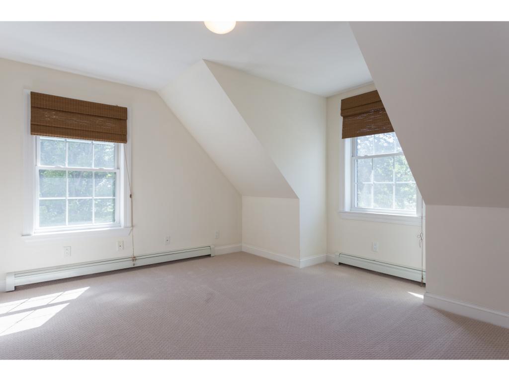 520 Brackett Road Rye, NH 03870 - Photo 13 of 26