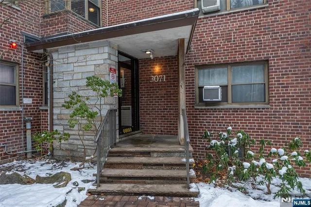 $197,000 | 3071 Edwin Avenue, Unit 2F, Fort Lee, NJ 07024