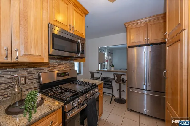 $197,000 | 3071 Edwin Avenue, Unit 2F, Fort Lee, NJ 07024