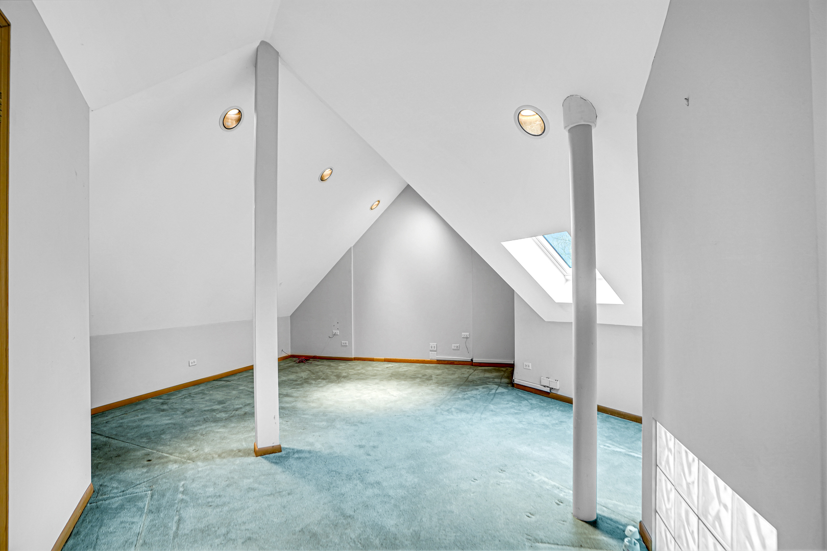 109 Sunset Ridge Road Northfield, IL 60093 - Photo 14 of 30 a view of a big room with staircase