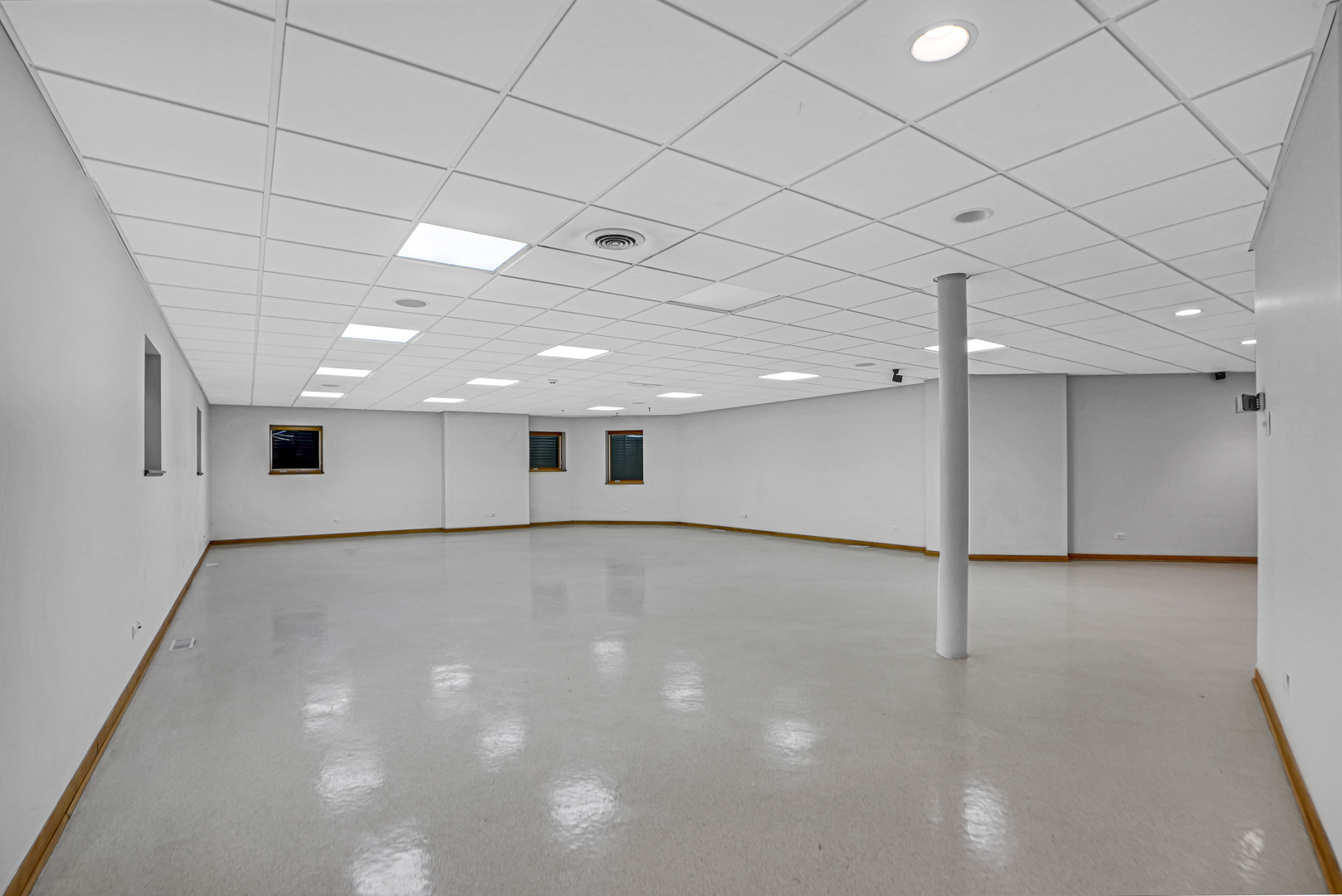 109 Sunset Ridge Road Northfield, IL 60093 - Photo 19 of 30 a view of an empty room