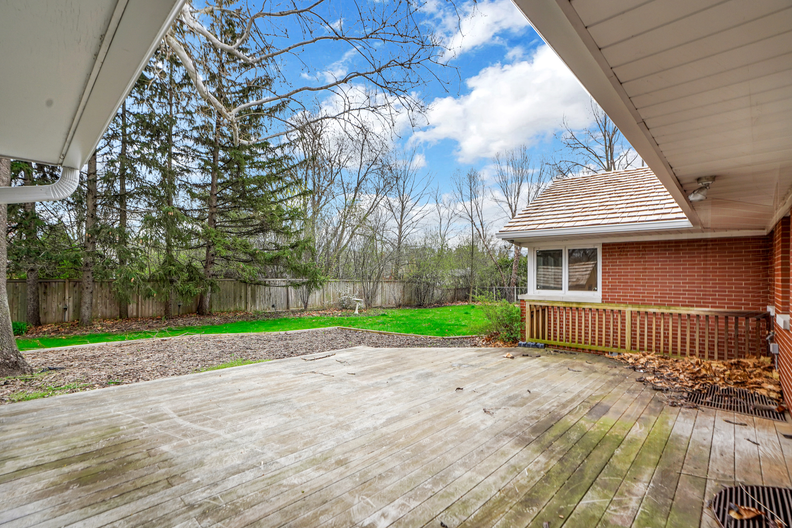 109 Sunset Ridge Road Northfield, IL 60093 - Photo 28 of 30 a front view of a house with garden