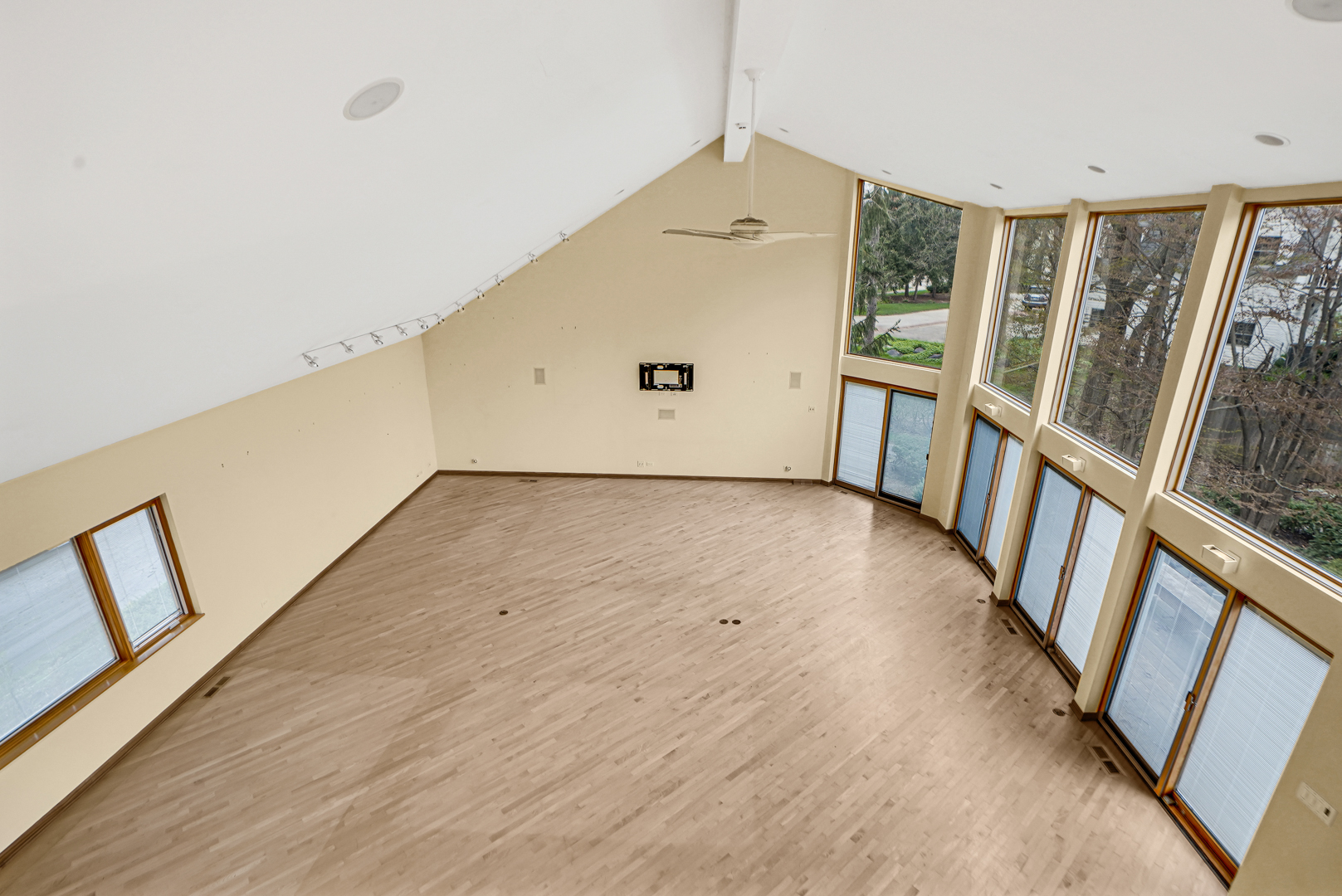 109 Sunset Ridge Road Northfield, IL 60093 - Photo 9 of 30 a view of a hallway with wooden floor and staircase