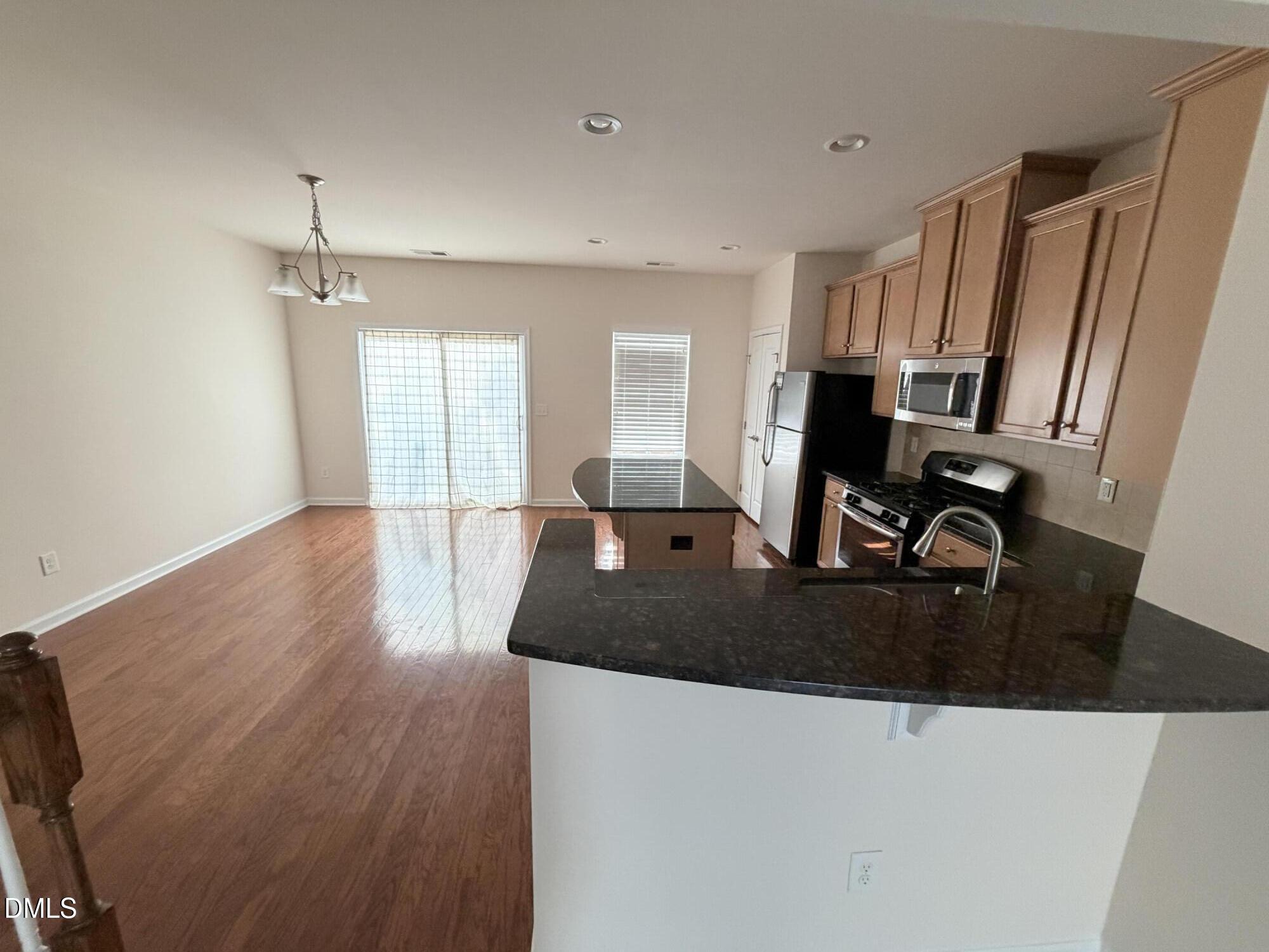 717 Suffield Way Cary, NC 27519 - Photo 6 of 36 6-Kitchen1