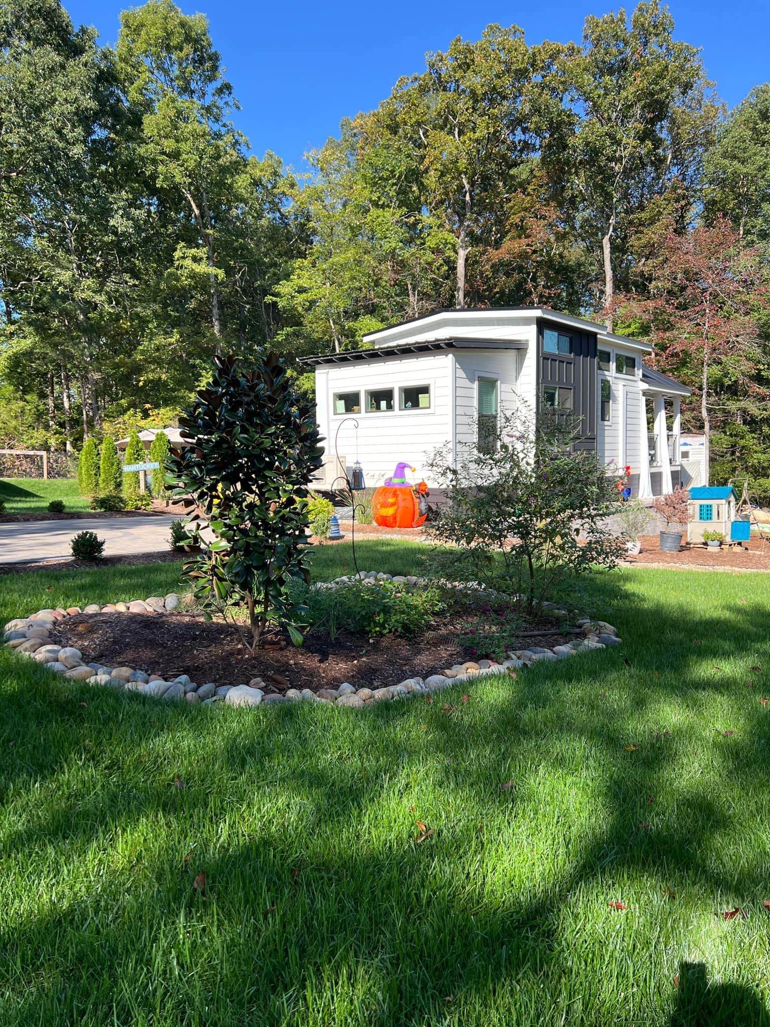 1530 Prince Road Big Sandy, TN 38221 - Photo 5 of 31 a front view of house with yard and green space