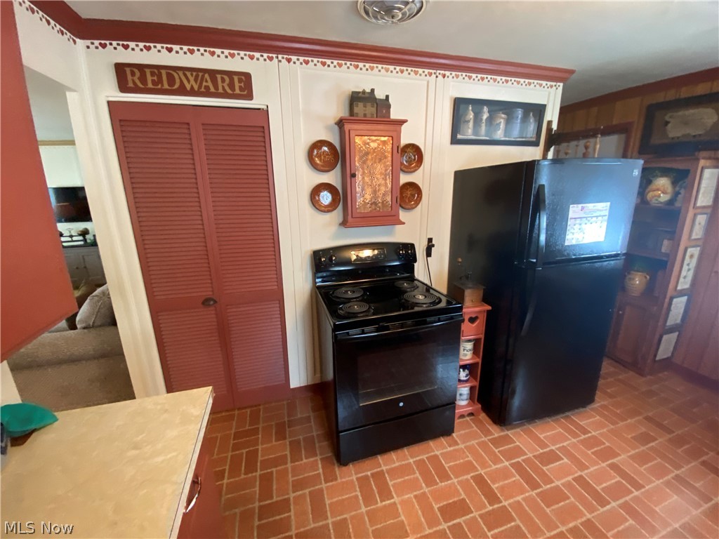 1316 Hollyrood Road Sandusky, OH 44870 - Photo 8 of 27