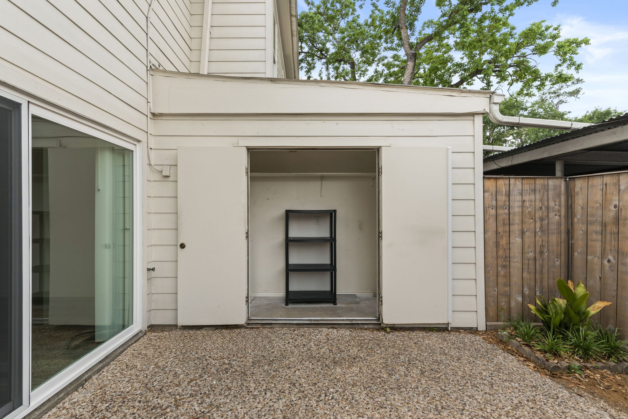 9668 Westview Drive, Unit 2 Houston, TX 77055 - Photo 28 of 34 a view of an entrance of the house
