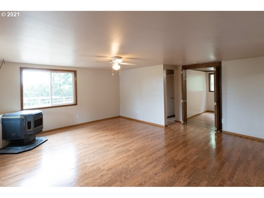 3645 Straight Hill Road Hood River, OR 97031 - Photo 16 of 31 Gallery Image 16