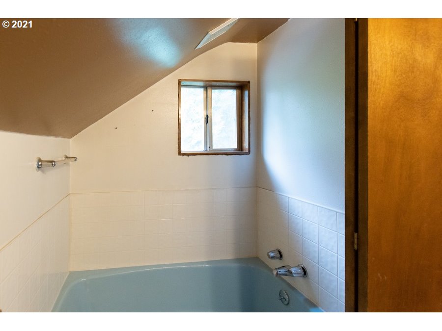 3645 Straight Hill Road Hood River, OR 97031 - Photo 28 of 31 Gallery Image 28