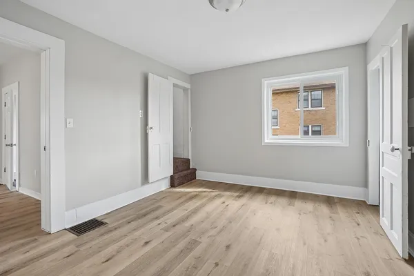 $2,400 | 906 State Street, Lemont, IL 60439