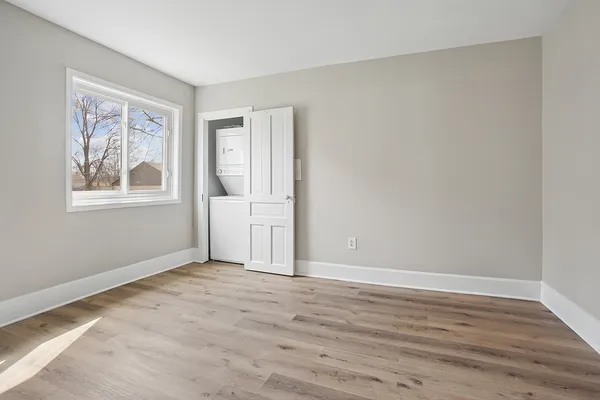 $2,400 | 906 State Street, Lemont, IL 60439