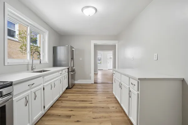 $2,400 | 906 State Street, Lemont, IL 60439