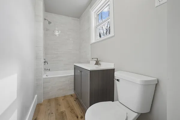 $2,400 | 906 State Street, Lemont, IL 60439